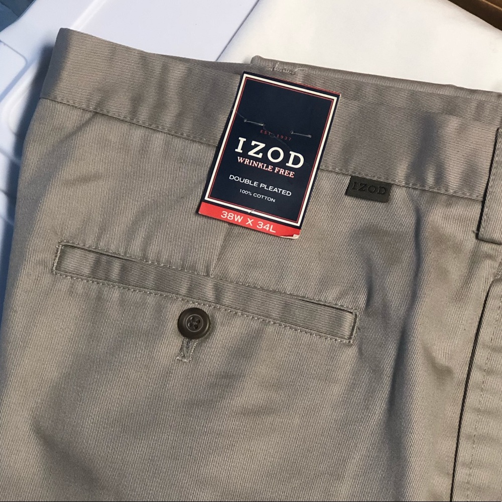 NWT - Izod wrinkle free khakis  38wx34L